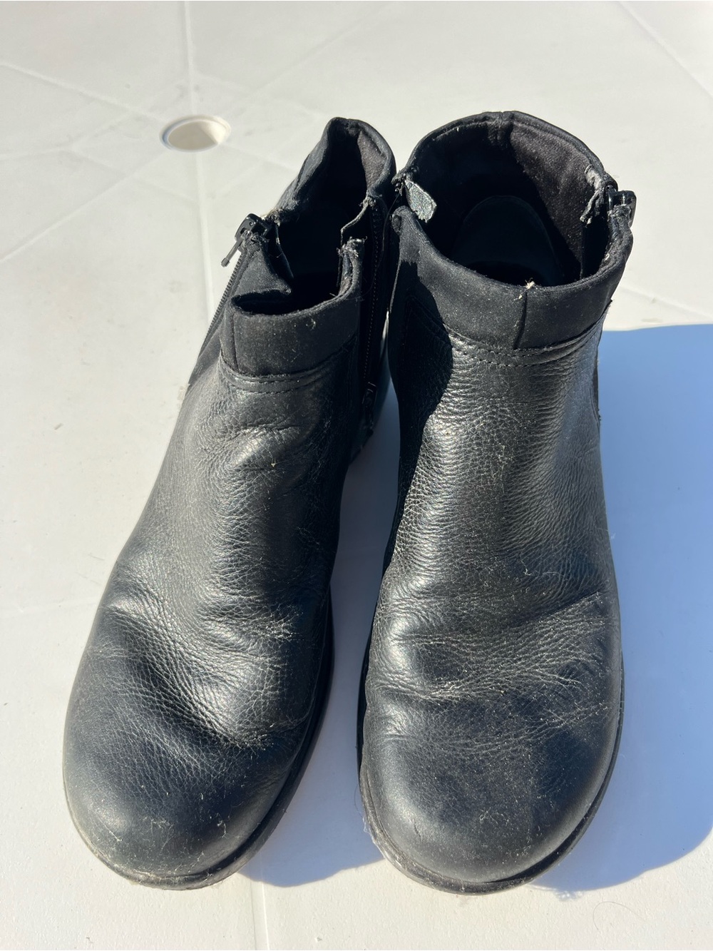 Leather black womens boots size 8